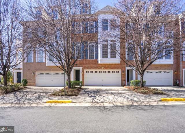 Property at 4086 Clovet Dr #32, Fairfax, VA 22030, 3 beds, 3.5 baths