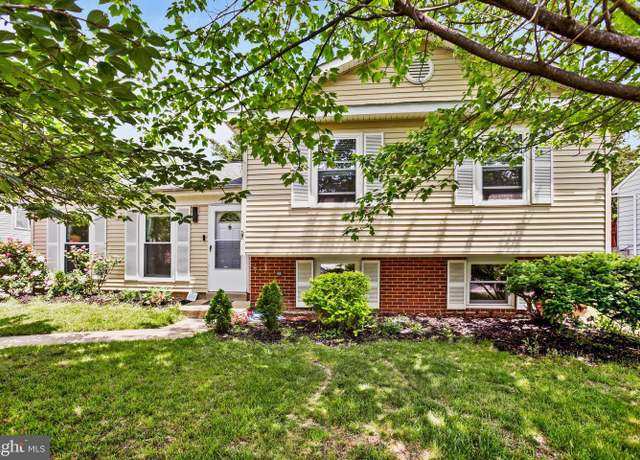 Property at 1218 Summerfield Dr, Herndon, VA 20170, 4 beds, 3 baths