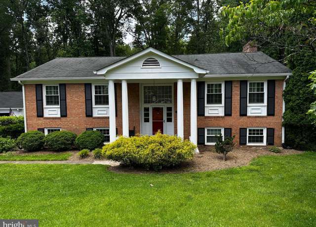 Property at 12134 Stirrup Rd, Reston, VA 20191, 4 beds, 3 baths