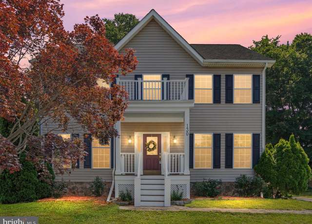 Property at 130 S 12th St, Purcellville, VA 20132, 4 beds, 2.5 baths