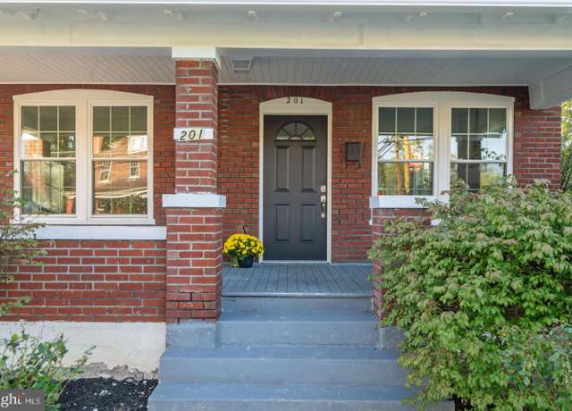 Property at 201 Parkway St, Winchester, VA 22601, 4 beds, 4 baths