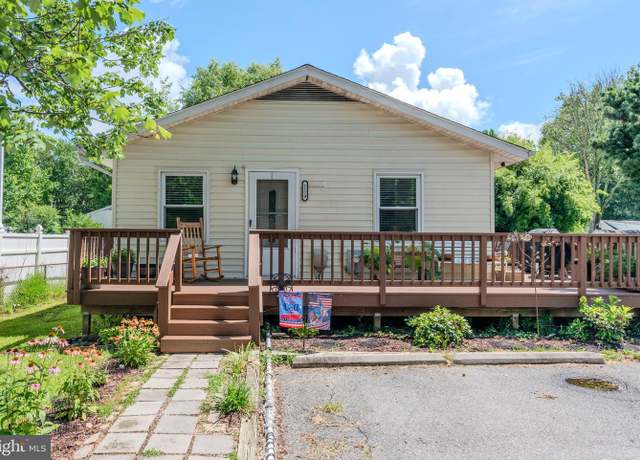 Property at 1179 Maple Ave, Shady Side, MD 20764, 3 beds, 1 bath