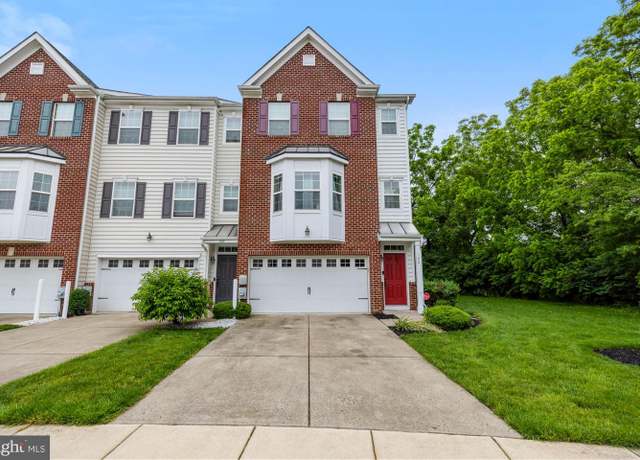 Property at 100 Winterberry Way, Deptford, NJ 08096, 3 beds, 3 baths