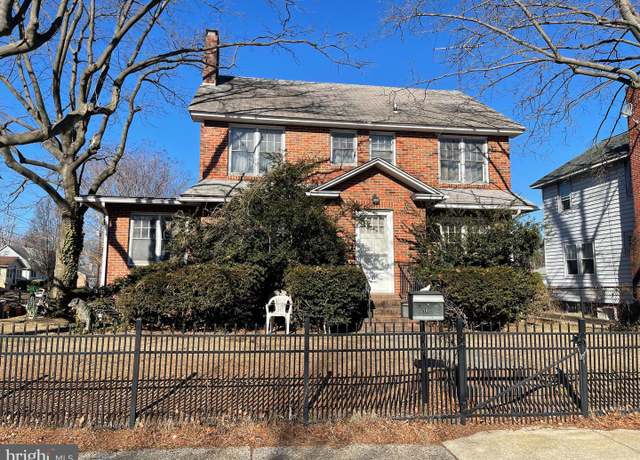 Property at 76 State St, Penns Grove, NJ 08069, 4 beds, 2.5 baths