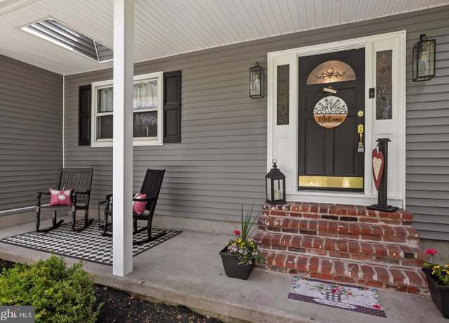Property at 294 Green Valley Rd, Langhorne, PA 19047, 4 beds, 2.5 baths