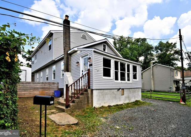 Property at 1021 Honeysuckle Ave, Langhorne, PA 19047, 4 beds, 2 baths