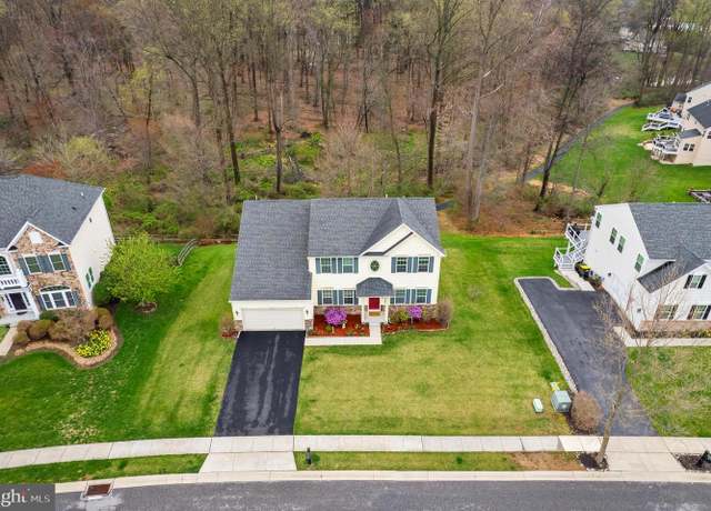 Property at 30 Inniscrone Dr, Avondale, PA 19311, 4 beds, 2.5 baths