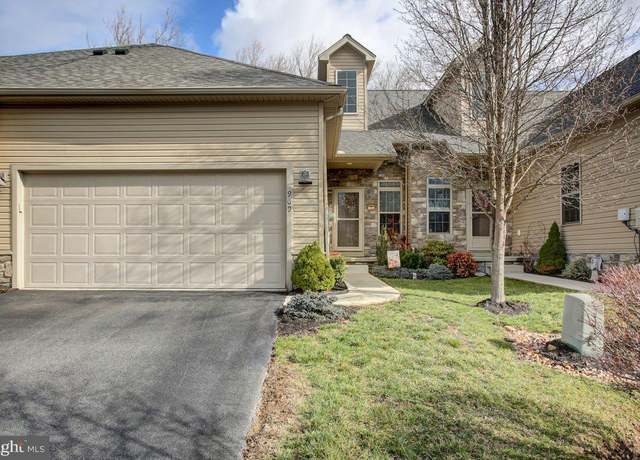 Property at 909 Quail Run Dr, Waynesboro, PA 17268, 2 beds, 2.5 baths