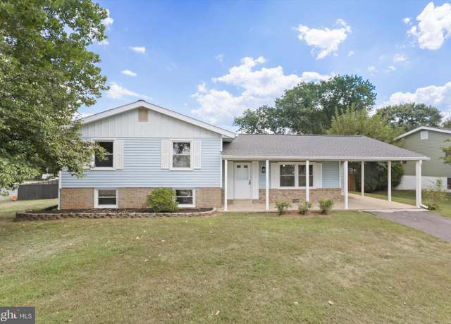 Property at 736 N York Rd, Sterling, VA 20164, 4 beds, 3 baths