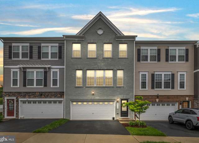 Property at 8775 Elsing Green Dr, Manassas, VA 20112, 4 beds, 3.5 baths
