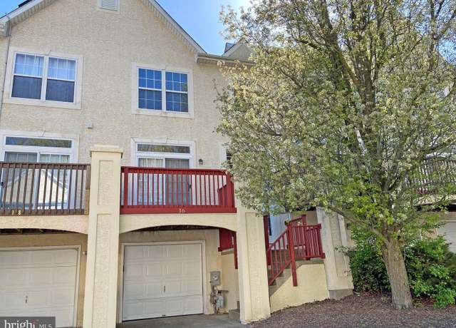 Property at 16 N Thomas Ln, Newark, DE 19711, 2 beds, 2.5 baths