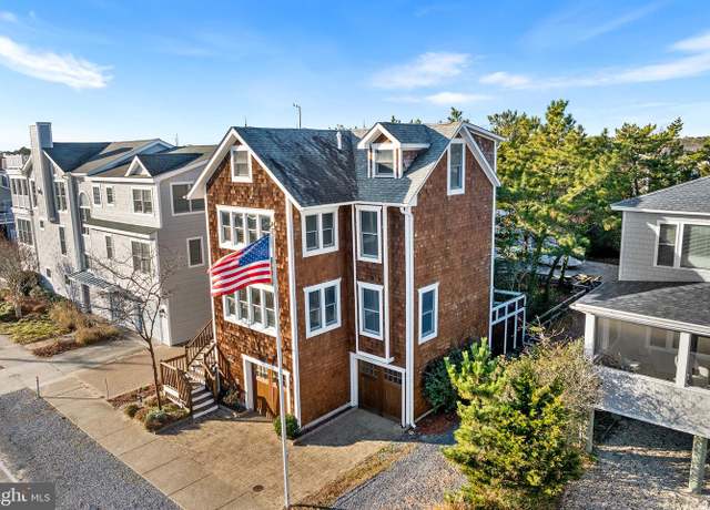 Property at 41 N Atlantic Ave, Bethany Beach, DE 19930, 3 beds, 2.5 baths