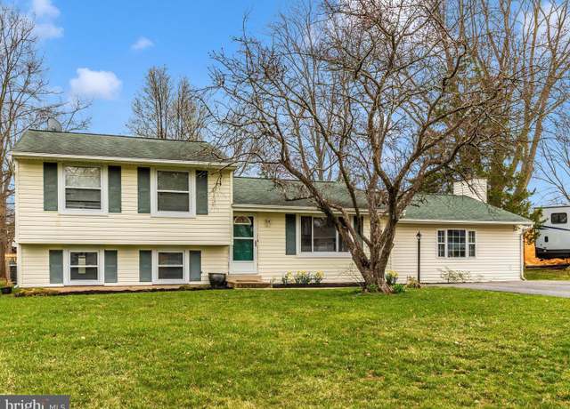 Property at 19005 Dowden Cir, Poolesville, MD 20837, 4 beds, 2.5 baths