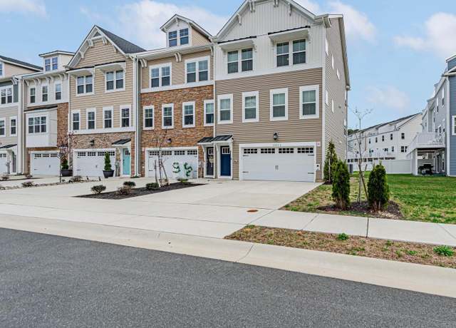 Property at 12437 Oak Leaf Ln #6, Berlin, MD 21811, 4 beds, 4 baths