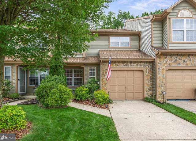 Property at 36 Kettlebrook Dr, Mount Laurel, NJ 08054, 2 beds, 2.5 baths