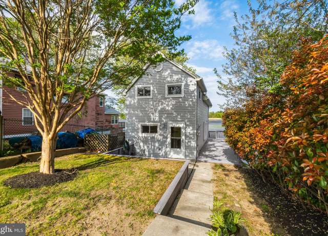 Property at 411 Edgewater Ave, Westville, NJ 08093, 1 bed, 1 bath