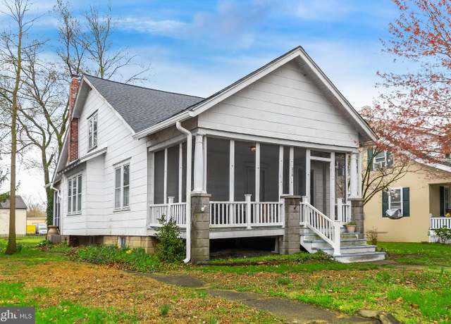 Property at 314 Vanneman Ave, Swedesboro, NJ 08085, 4 beds, 1 bath