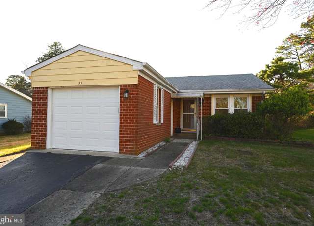 Property at 27 Moccasin Dr, Whiting, NJ 08759, 2 beds, 1 bath