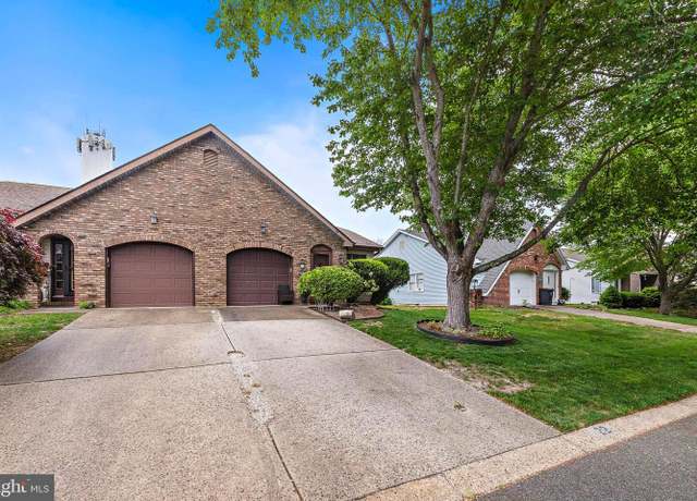 Property at 22 Fir Rd, Manahawkin, NJ 08050, 2 beds, 2 baths