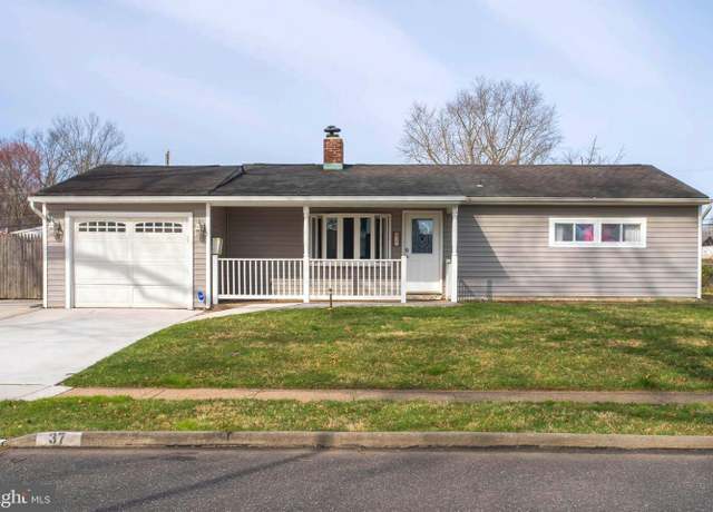 Property at 37 Outlook Ln, Levittown, PA 19055, 3 beds, 1.5 baths