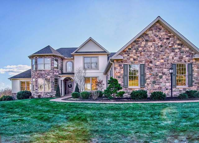 Property at 315 Pennington Dr, Mechanicsburg, PA 17055, 4 beds, 3.5 baths