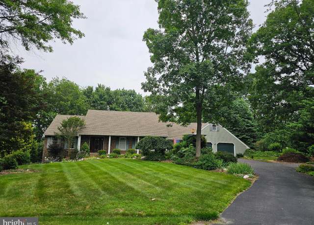 Property at 11388 Valleywood Dr, Waynesboro, PA 17268, 5 beds, 3.5 baths