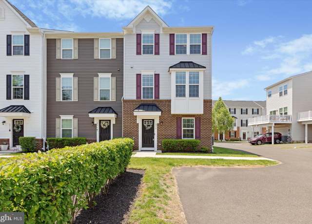 Property at 274 Almond Dr, Lansdale, PA 19446, 3 beds, 2.5 baths