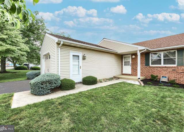 Property at 210 Kennedy Ct, Hanover, PA 17331, 2 beds, 2 baths