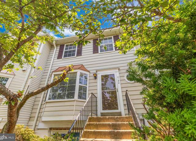 Property at 4190 Pleasant Meadow Ct Unit 102B, Chantilly, VA 20151, 3 beds, 2.5 baths