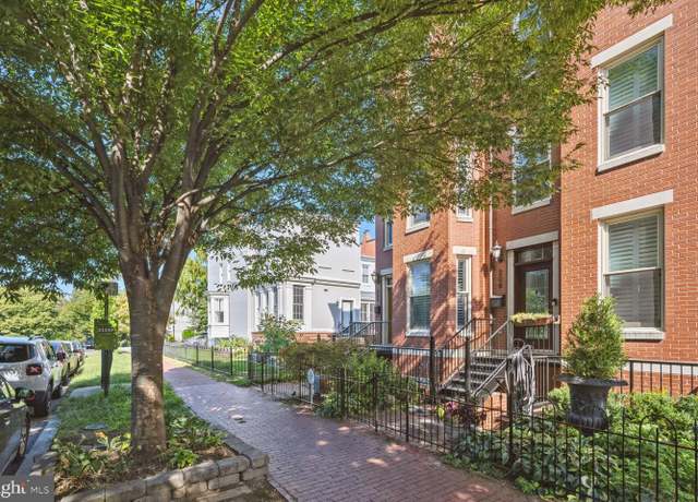 Property at 206 D St SE, Washington, DC 20003, 5 beds, 4.5 baths