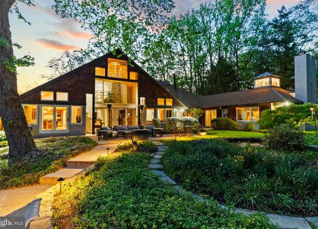 Property at 8901 Potomac Station Ln, Potomac, MD 20854, 5 beds, 4.5 baths