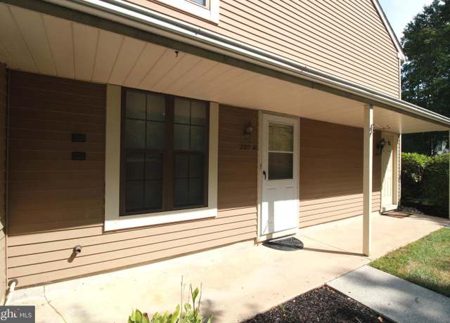 Property at 207A Derry Hill Ct, Mount Laurel, NJ 08054, 2 beds, 1 bath