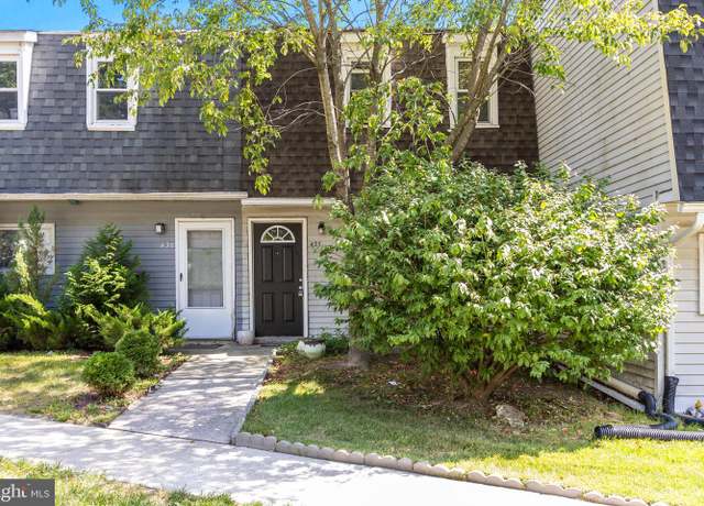 Property at 435 La Cascata, Clementon, NJ 08021, 2 beds, 1.5 baths