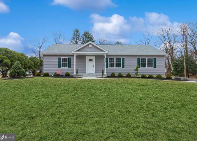 Property at 328 W High St, Clayton, NJ 08312, 3 beds, 2 baths