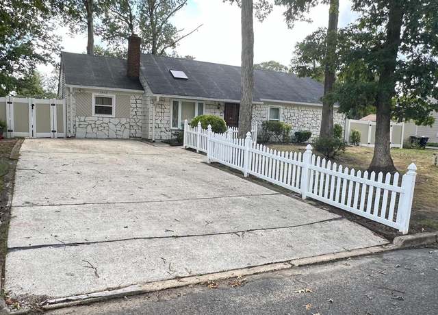 Property at 1412 Johanna Ct, Williamstown, NJ 08094, 3 beds, 1 bath