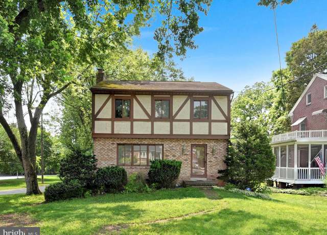 Property at 3400 Reading Crest Ave, Reading, PA 19605, 3 beds, 2 baths