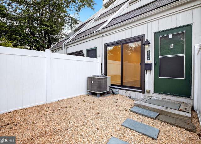 Property at 567 Summit House, West Chester, PA 19382, 1 bed, 1 bath