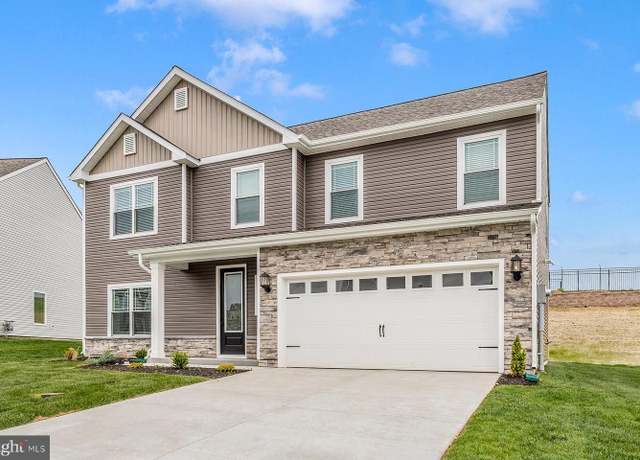 Property at 500 Abigail Ave, Waynesboro, PA 17268, 3 beds, 2.5 baths