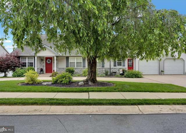 Property at 40 Oriole Dr, Stevens, PA 17578, 2 beds, 3 baths
