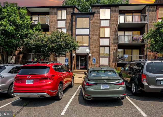 Property at 9720 Kingsbridge Dr #302, Fairfax, VA 22031, 2 beds, 1.5 baths