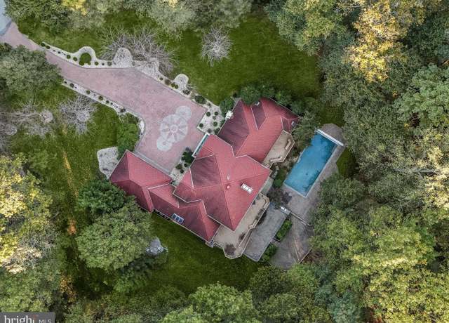 Property at 1 Lake Potomac Ct, Potomac, MD 20854, 6 beds, 5.5 baths
