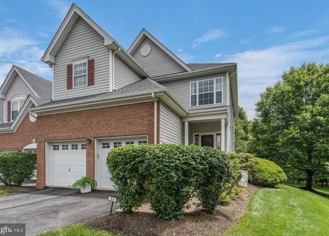 Property at 17 Paddock Ln, Flemington, NJ 08822, 3 beds, 3 baths