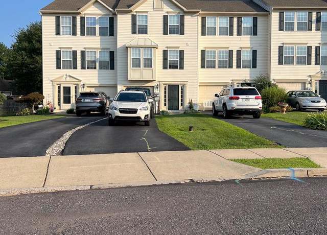 Property at 2702 Orchard View Rd, Reading, PA 19606, 3 beds, 1.5 baths