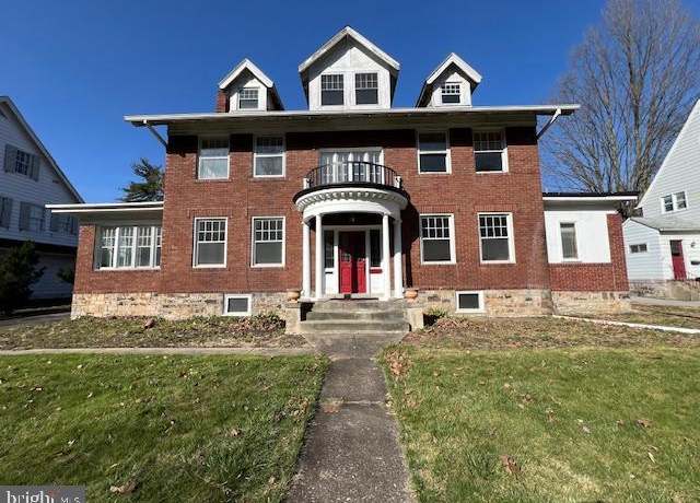 Property at 2902 Union Ave, Altoona, PA 16602, 4 beds, 2 baths