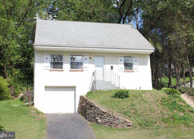 Property at 1352 Valley Rd, Woodlyn, PA 19094, 4 beds, 1.5 baths