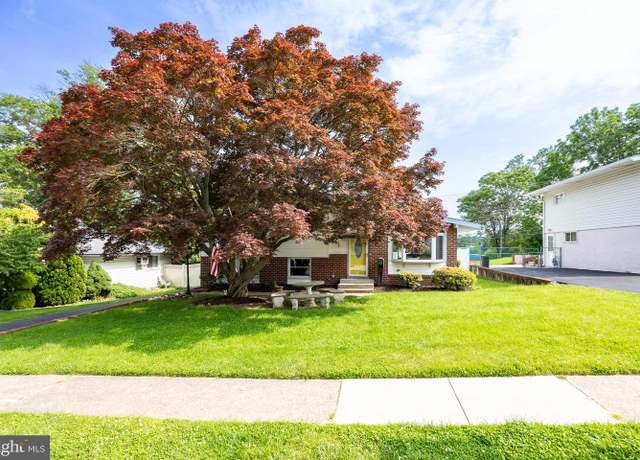 Property at 533 Warren Blvd, Broomall, PA 19008, 4 beds, 3.5 baths