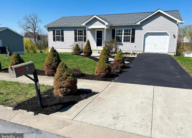 Property at 21 Horizon Dr, Fredericksburg, PA 17026, 3 beds, 2 baths