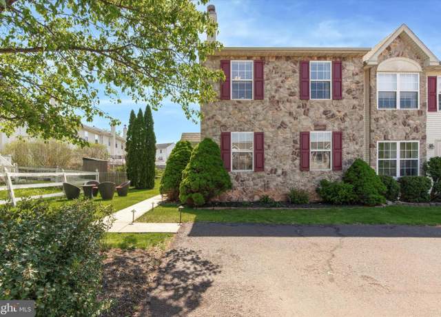 Property at 811 Dogwood Ln, Collegeville, PA 19426, 3 beds, 2.5 baths