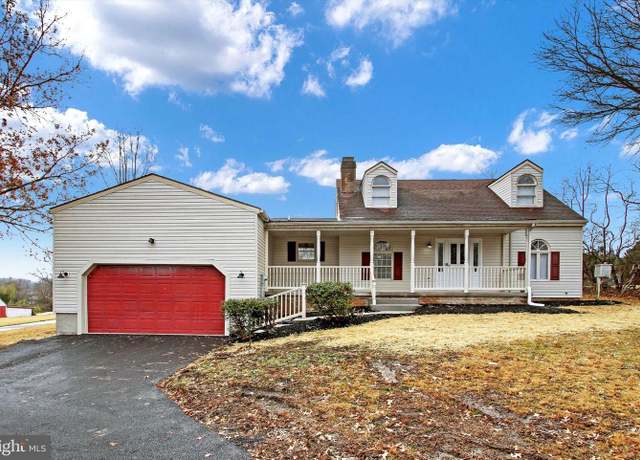 Property at 1281 Westminster Ave, Hanover, PA 17331, 4 beds, 2 baths