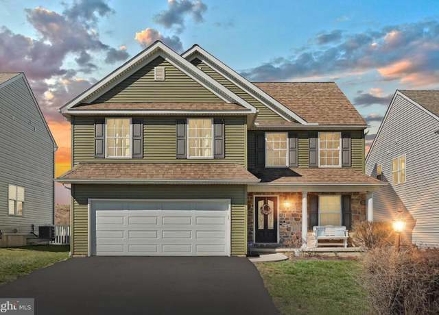 Property at 500 Rosewater Dr, Red Lion, PA 17356, 4 beds, 2.5 baths